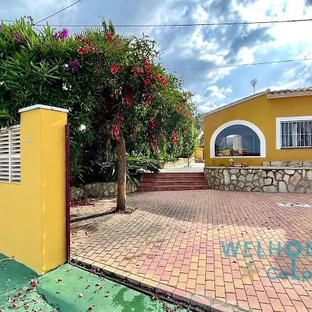 Orangada Con Piscina Privada 别墅